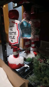 Set of 3 Christmas Dcor StandsSigns