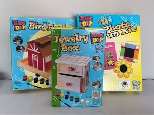 Kids DIY Craft Kit Lot Bird Feeder Jewelry Box Photo Fun Sealed