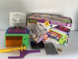 Creepy Crawlers Bug Maker Set w Box Molds Accessories Cord
