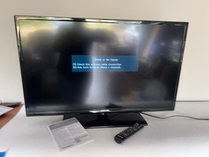 Samsung 32in LED TV UN32EH4003F with Remote Stand Manual