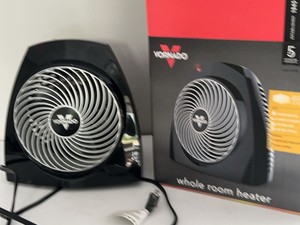 Vornado Whole Room Space Heater Black w Box & Instructions