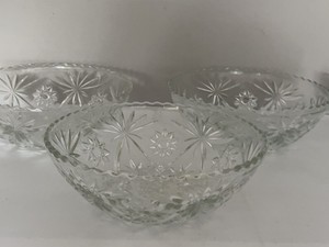 Set of 3 Vintage Pressed Glass Crystal Large Serving Dessert Bowls Starburst Scalloped