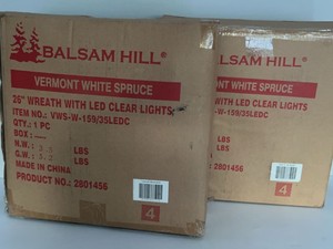 Balsam Hill Vermont White Spruce 26in LED Christmas Wreath Pair New in Boxes