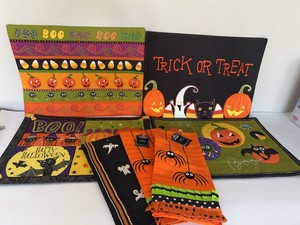Halloween Placemats & Kitchen Towels Decor Lot Pier 1 New & Preowned
