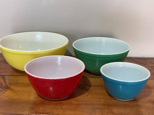 Vintage Pyrex Nesting Mixing Bowl Set of 4 Primary Colors Mixing Bowls