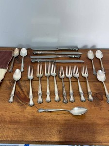 Vintage Old Company Plate Silverplate Flatware Set w Roll Case 19 Pieces