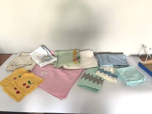 Vintage Table Linen Lot Embroidered Napkins Placemats Damask Linens