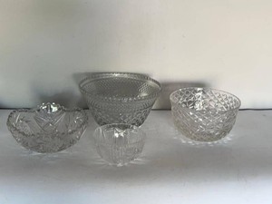 Set of 4 Vintage Crystal Clear Cut & Pressed Glass Serving Bowls