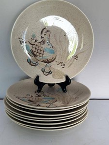 Set of 9 Vintage Red Wing Bob White Speckled Dinner Plates 146