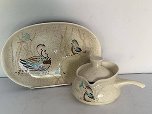Red Wing Bob White Pottery Covered Casserole & Oval Platter Set