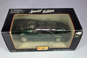 Maisto Special Edition Jaguar XJ220 124 Scale Die-Cast Model