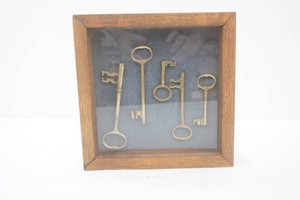 brass key display decor 10 x 10
