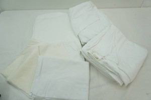 2 flat and 1 fitted queen sheets with pillow cases