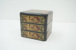 Japanese 3-tier stacking lacquerware box 7 x 7 x 6