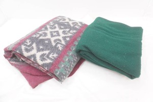 2 plush blanket throws