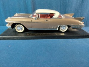 118 scale die-cast model of a 1958 Cadillac Eldorado Seville by Road Legends,