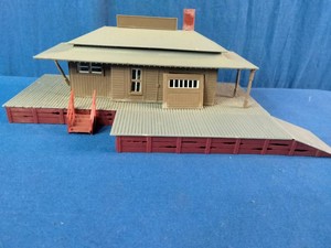 Vintage TYCO HO Scale Lighted Freight Station #906 model railroad building