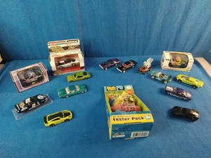 Mixed collection of assorted die-cast toy cars, loose and in packaging, including brands like Hot Wheels and Matchbox.