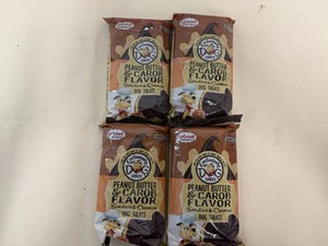 4x Dog Treats Peanut Butter & Carob Sandwich Cremes