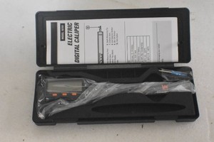 WEN 10761 Electronic 6.1-Inch Digital Caliper with LCD Readout and Storage Case