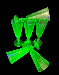 K - Vintage Uranium Champagne Flutes (Lot of 6)