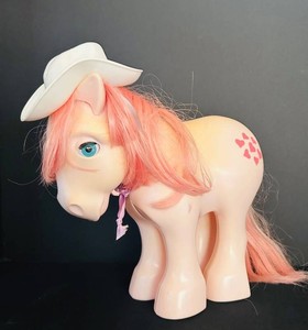 O - Vintage 1981 Hasbro My Pretty Pony Toy with Hat