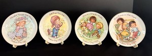 O - Vintage Avon Mothers Day Collector Plates (Lot of 4)