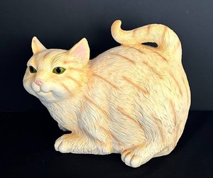 O - Cat Tissue Holder - Resin