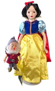 K - Character Dolls - Disney Snow White & Doc Mixed Lot (2)