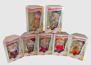 K - Snow White Dwarf Figure Set - Disney Characters (Lot of 7)