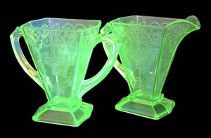 K - Vintage Uranium Glass - Indiana Glass Lorain Sugar & Creamer Set
