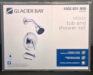 K - Tub & Shower Set - Glacier Bay Aragon Chrome New in Box