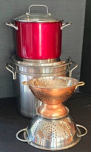 K - Cookware Mixed Lot - Bay Classic, KitchenAid Kettle & 2 Colanders