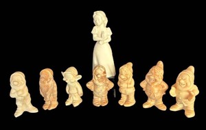 K - Snow White and Seven Dwarfs Cameonyx Figurine Set