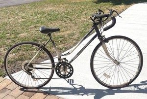G - Vintage Road Bicycle - Huffy Drop-Handlebar Multi-Speed