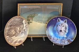 K - Collectible Decorative Plates & Framed Wildlife Print - 3-Piece Mixed Lot