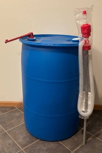 LL - 55-Gallon Plastic Drum With Manual Siphon Pump