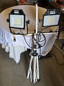 Smart Electrician LED Work Light 195 Watt 120 V on Adjustable Tripod Stand