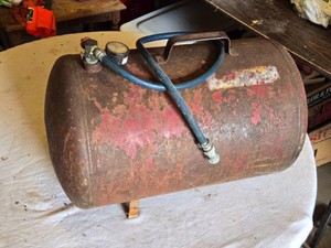Metal Air Tank with Hose and Gauge