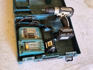 Makita 18V Drill Kit with Charger and Batteries - Works