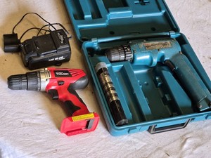 Cordless Drills Set with Case and Charger - Hyper Tough Works, Milwaukee Untested