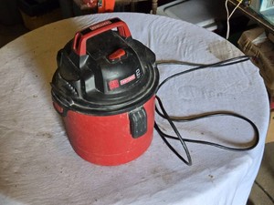 Craftsman 2.5 Gallon WetDry Vac - Works