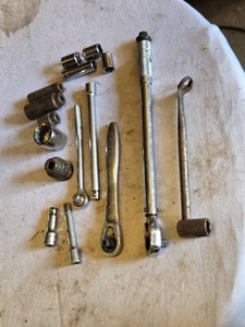 Craftsman Torque Wrench and Socket Set, Various 12 drive sockets