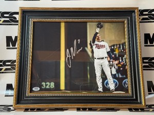 Jue Mauer Autograph w/ PSA Authentication Framed Photo - Minnesota Twins Baseball