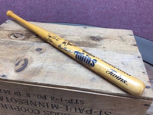 MN TWINS SouvenirAnniversary Bat with Autographs - OLIVA - PERRY - GLODDEN - RADKE - KILLEBREW