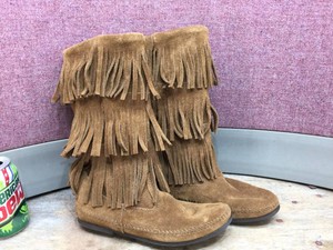 Pair Womens MINNETONKA 1638 Brown 3 Layer Fringe Leather Boots