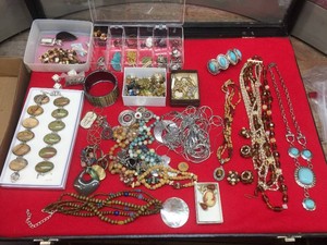 Group Moms Vintage Jewelry - Necklace - Rings - Bracelet - Earrings