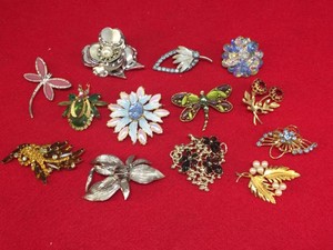 Group Vintage Brooch Pins