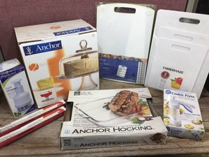 ANCHOR HOCKING Cake Set & Baking Dish - Cutting Boards - Press - Chopper