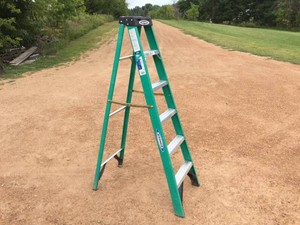 WERNER 6 Fiberglass Step Ladder - Nice
